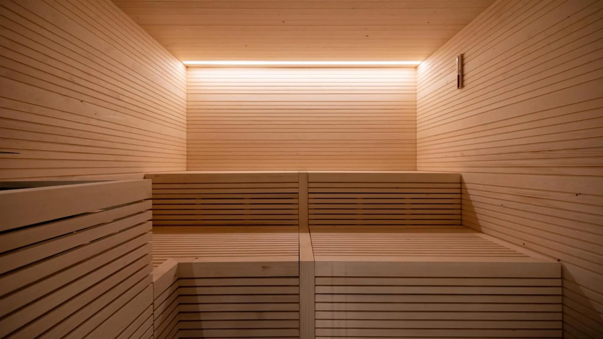 Villa Carona Hotel & Spa 카로나