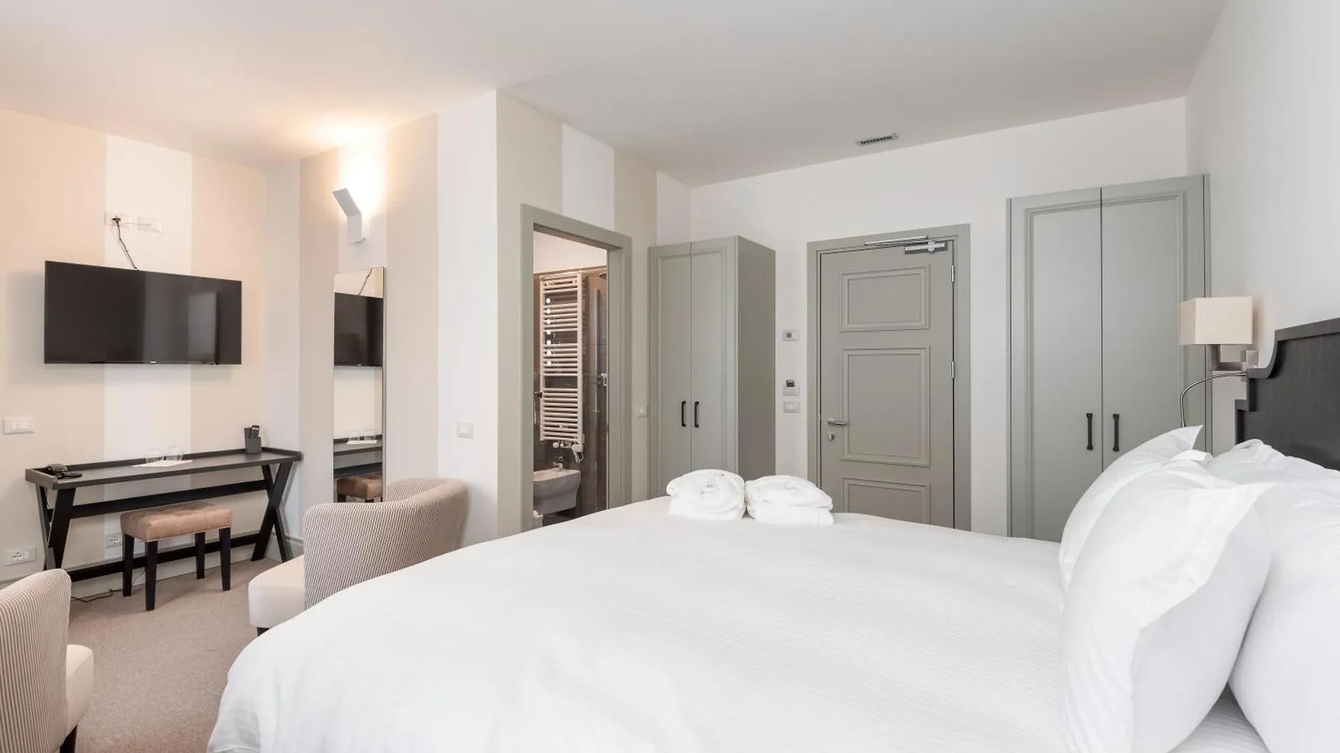 Villa Carona Hotel & Spa 카로나